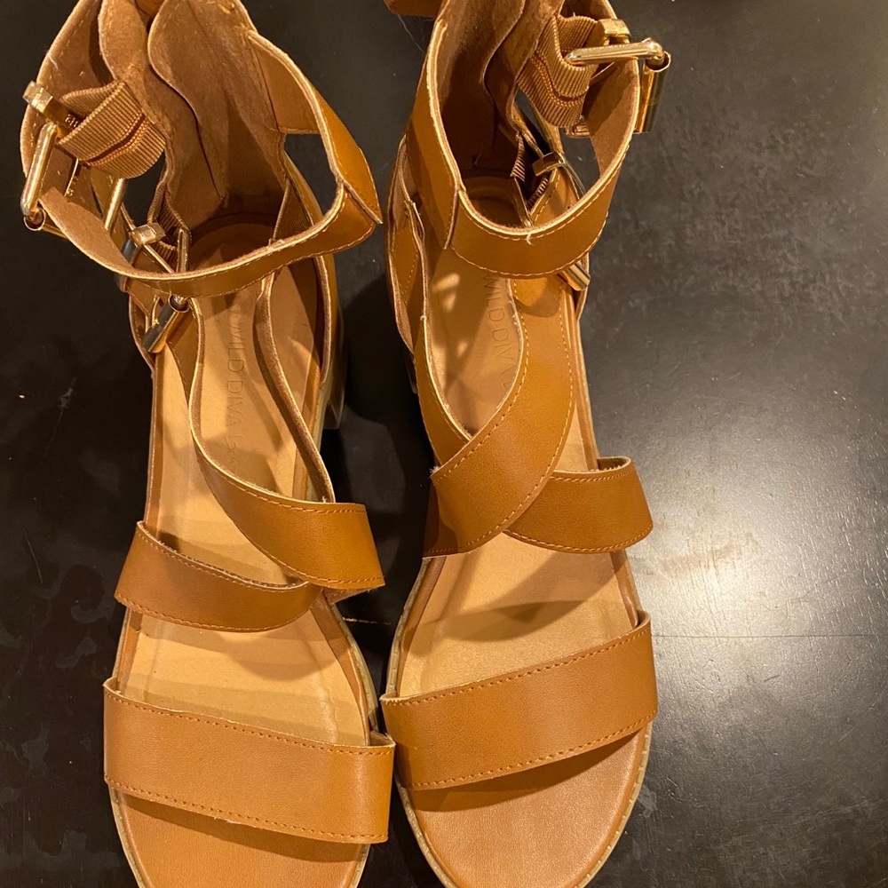 Sandals - Picture 3 of 4